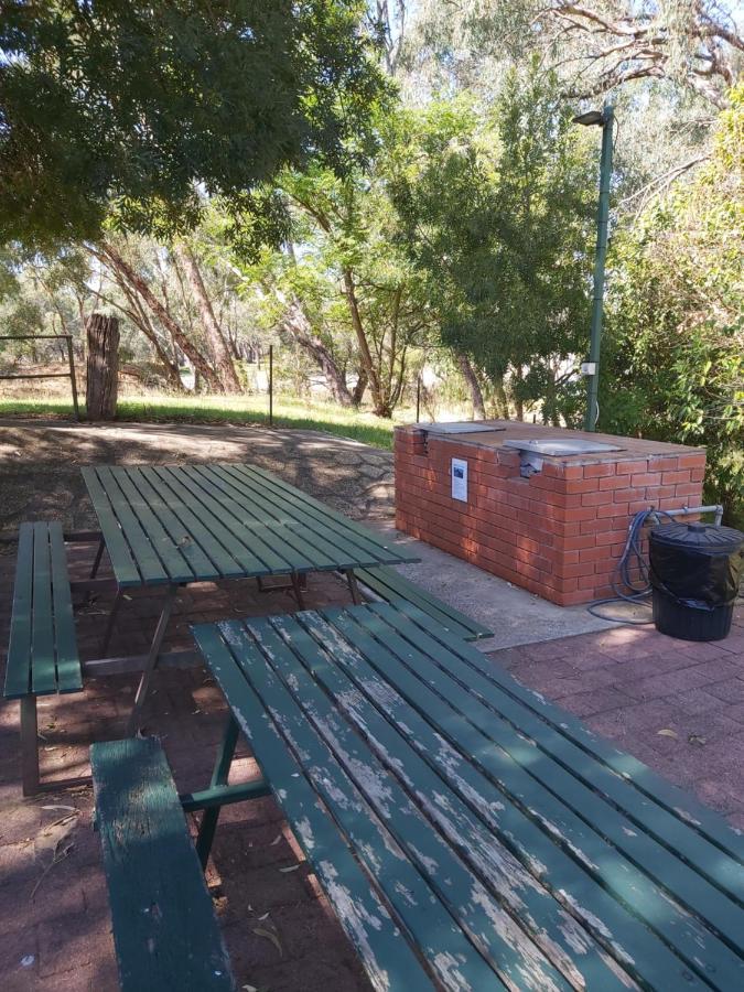 Corowa Golf Club Motel ภายนอก รูปภาพ