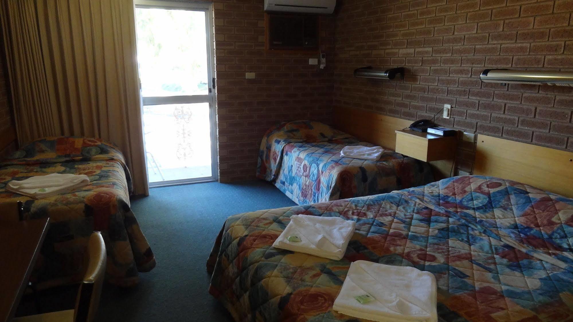 Corowa Golf Club Motel ภายนอก รูปภาพ