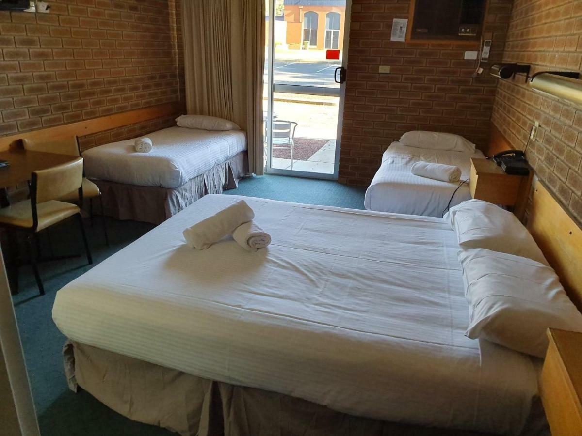 Corowa Golf Club Motel ภายนอก รูปภาพ